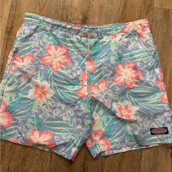 Vineyard Vines Tropical Floral Women's Shorts
